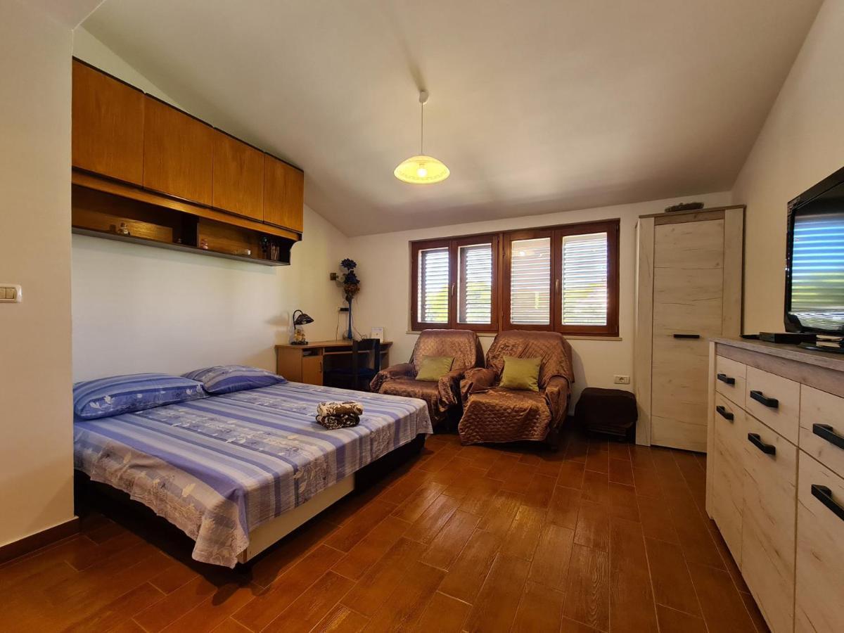 Apartments Mare 826 Πούλα Εξωτερικό φωτογραφία